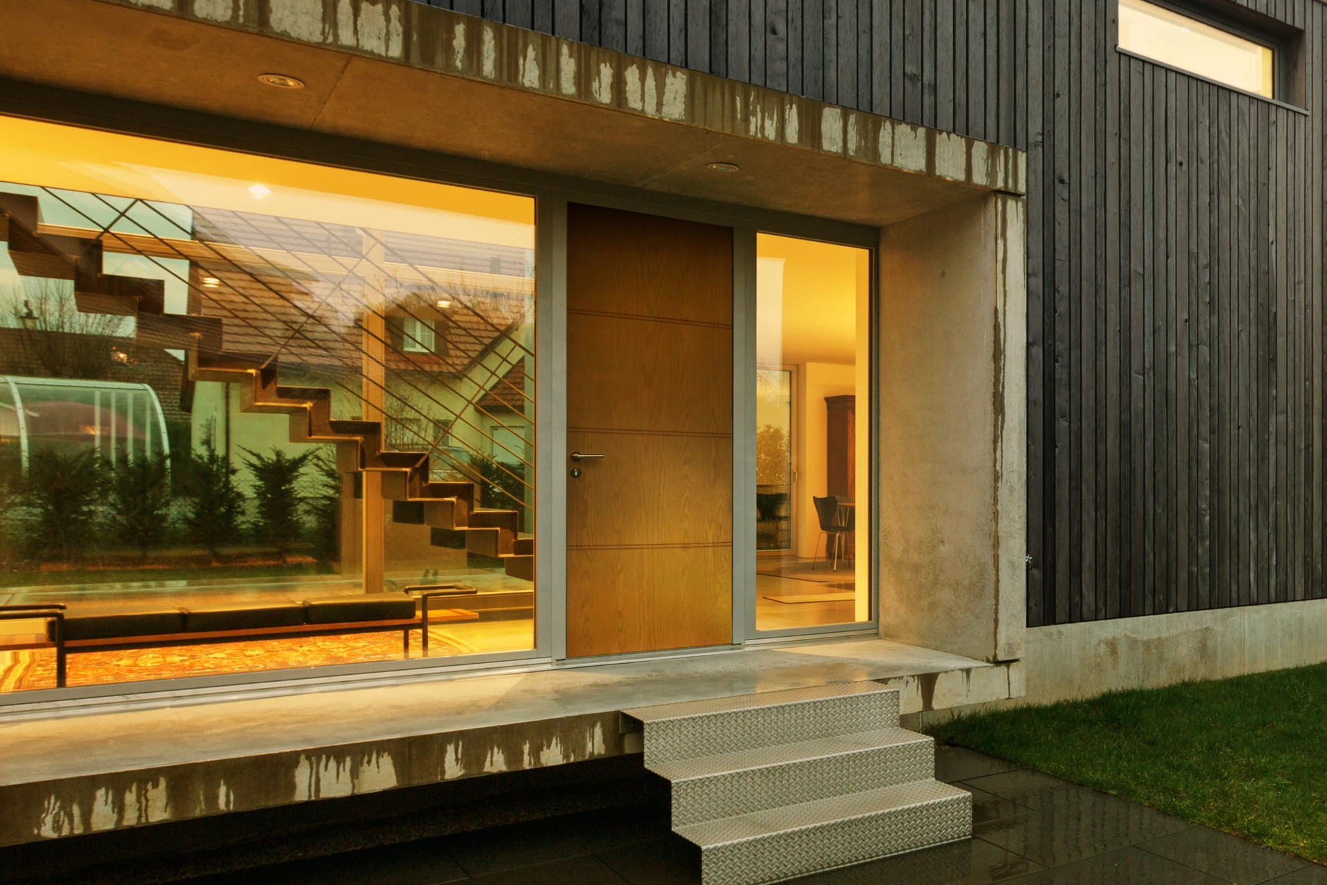 3 Ways to Weatherproof Your Front Door | Plastpro