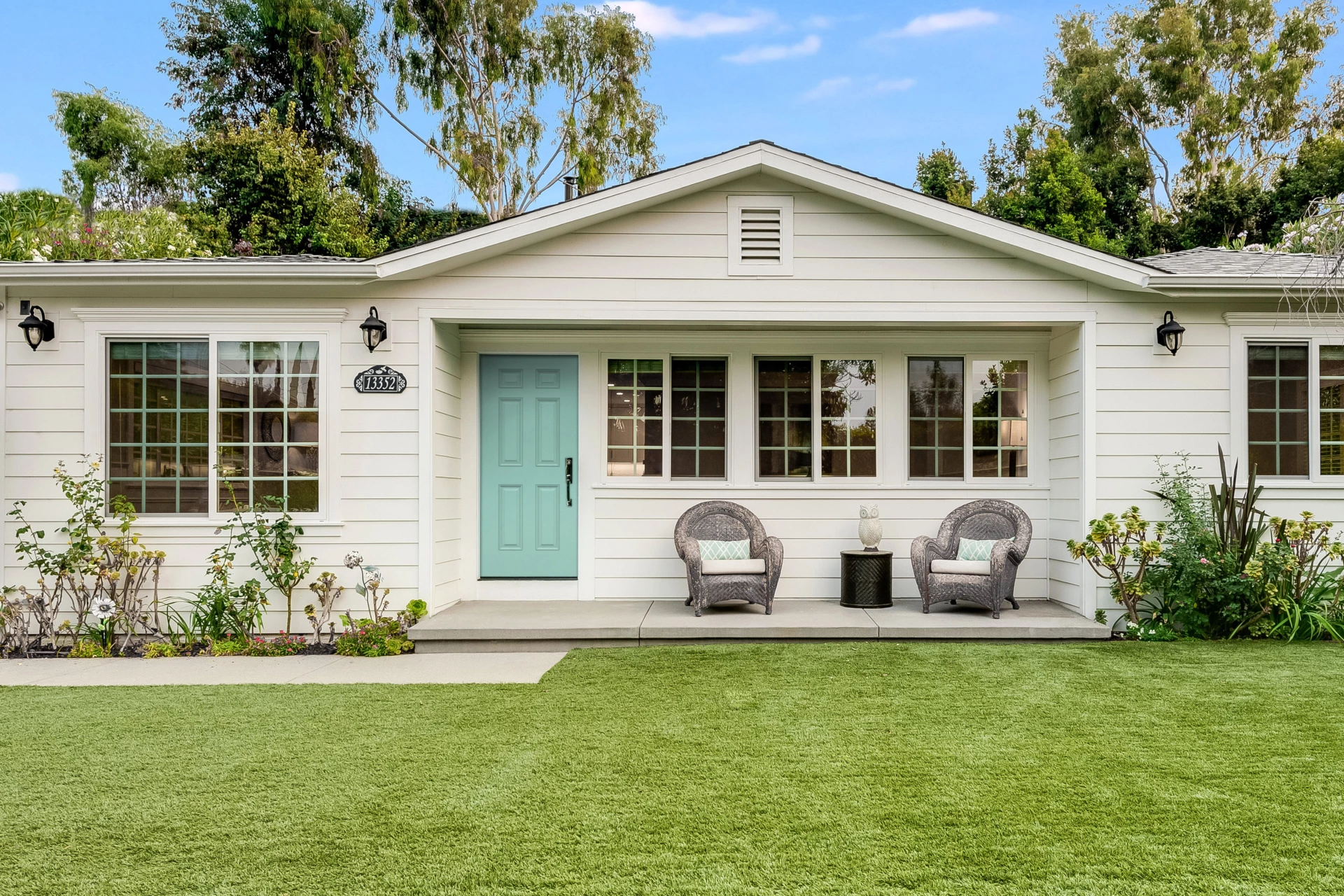 How to Choose the Best Paint for Exterior Doors