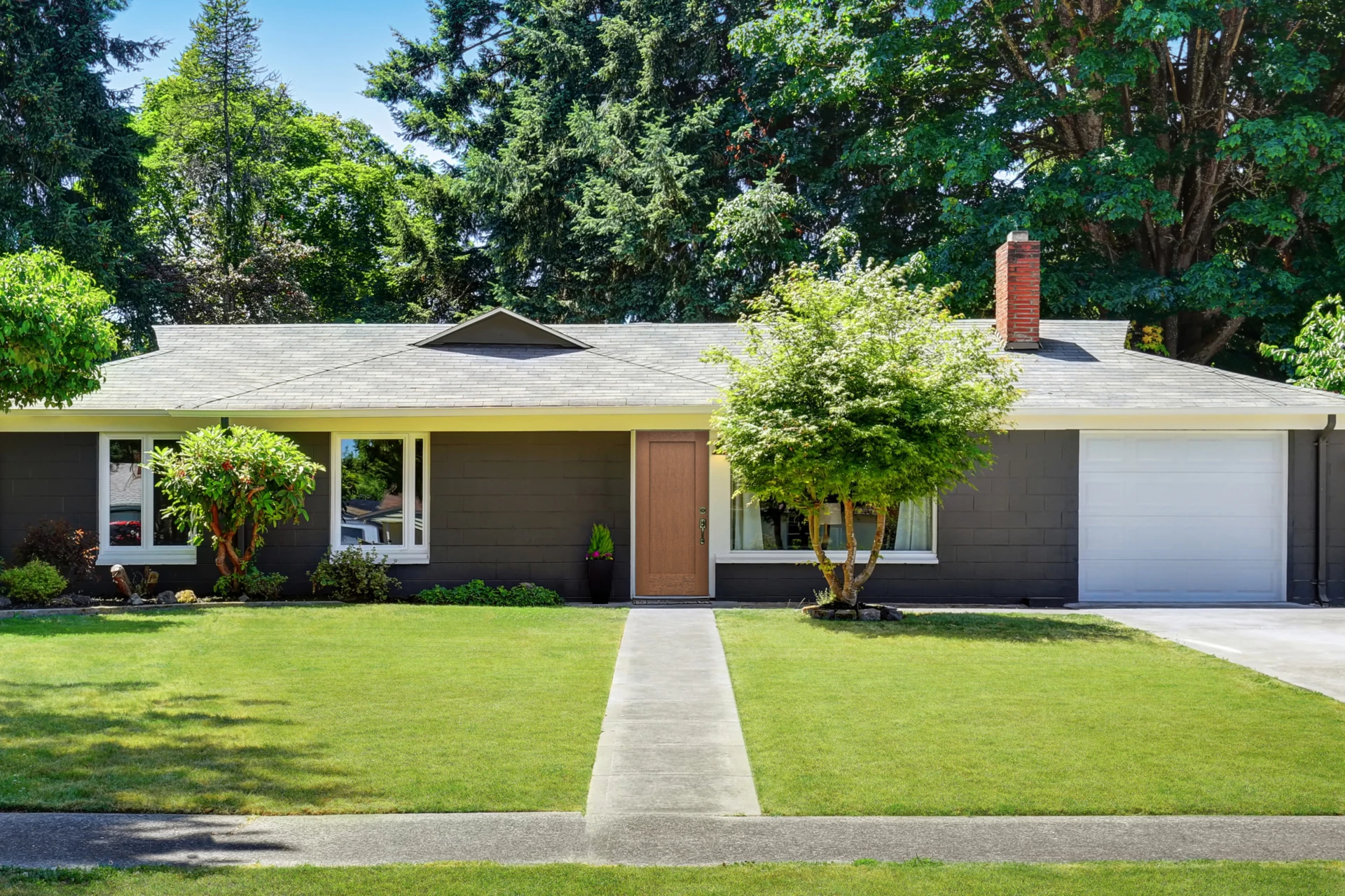 Tips for Selecting Ranch-Style Home Front Doors