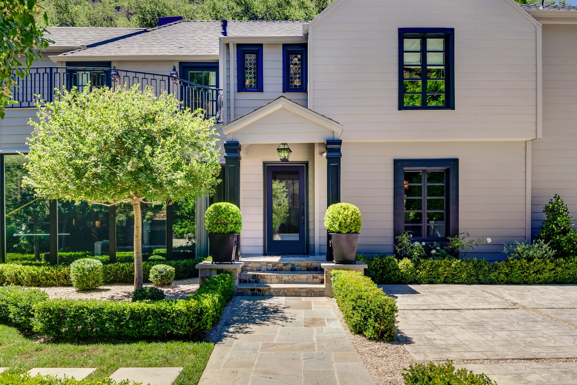 Why Choose Fiberglass: 5 Benefits of Fiberglass Doors