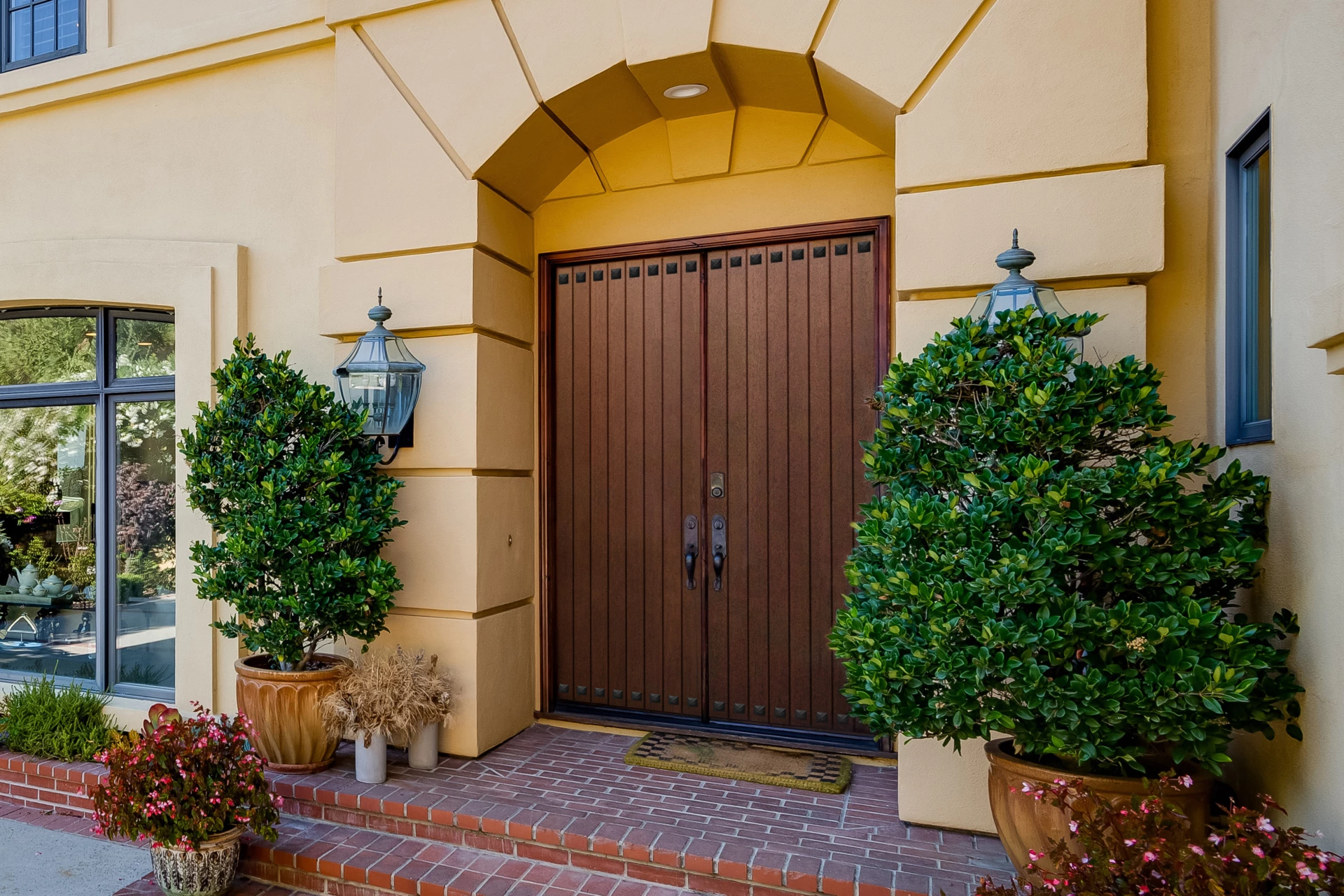 Revamping Your Home’s Aesthetic with Unique Door Accessories