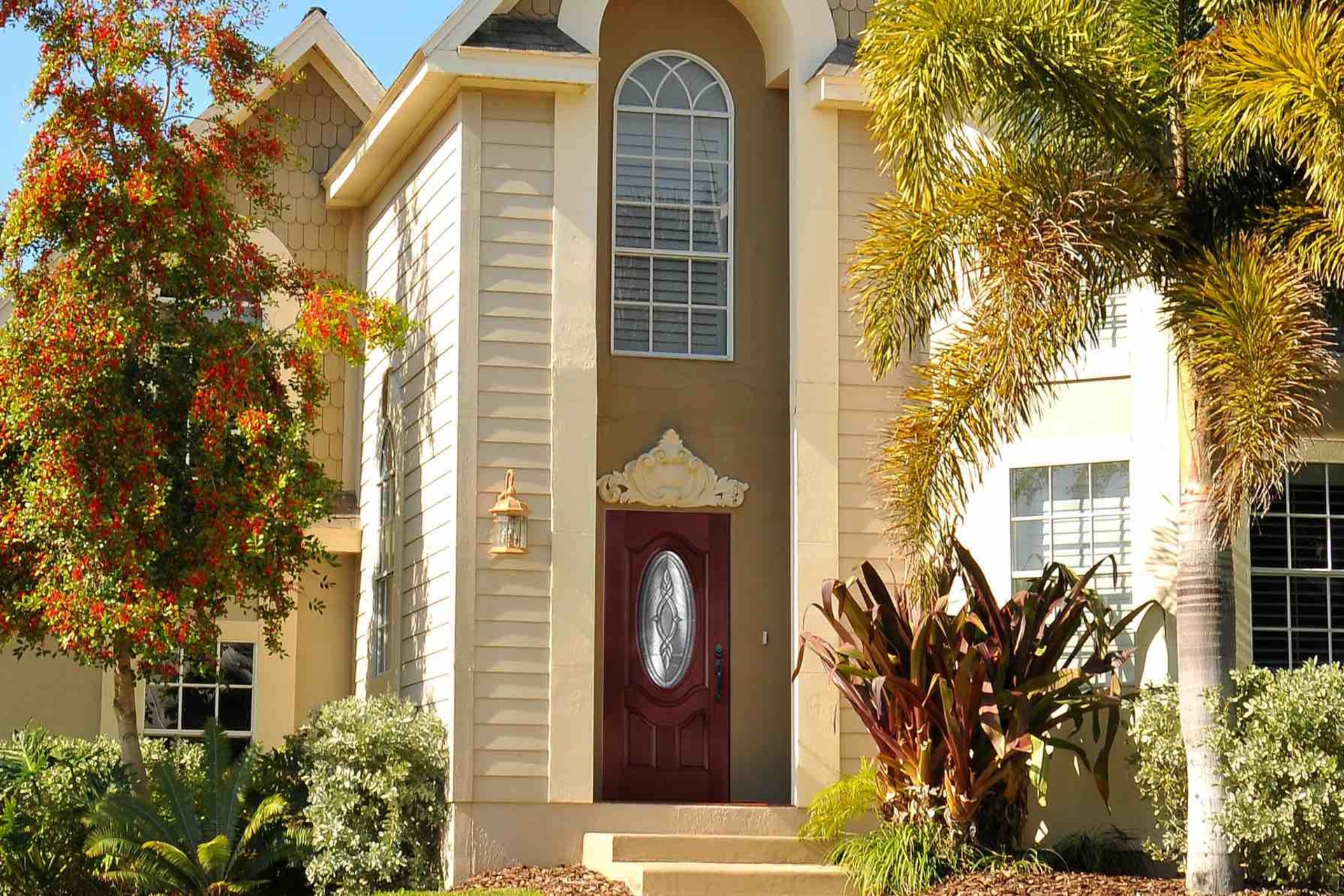 Vintage Vibes: Incorporating Antiques and Retro Finds Into Your Entry Door